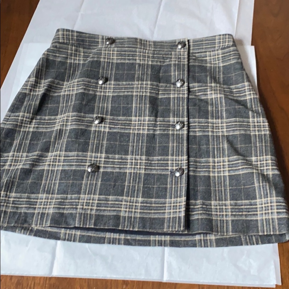 18:08 - Banana Republic Wool Plaid Trench Skirt